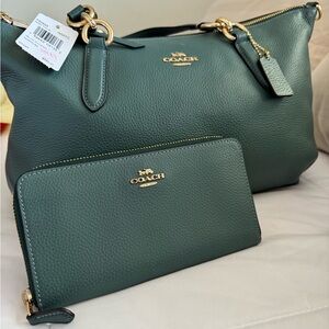 Coach Purse with matching wallet, new with tag,